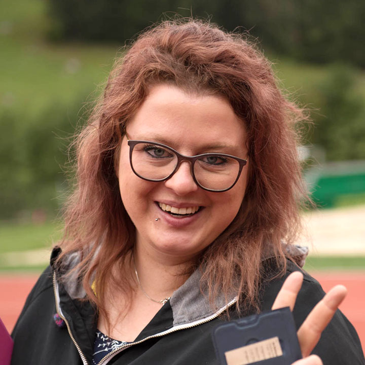 frauenfliegen-200919-alexandra-1920